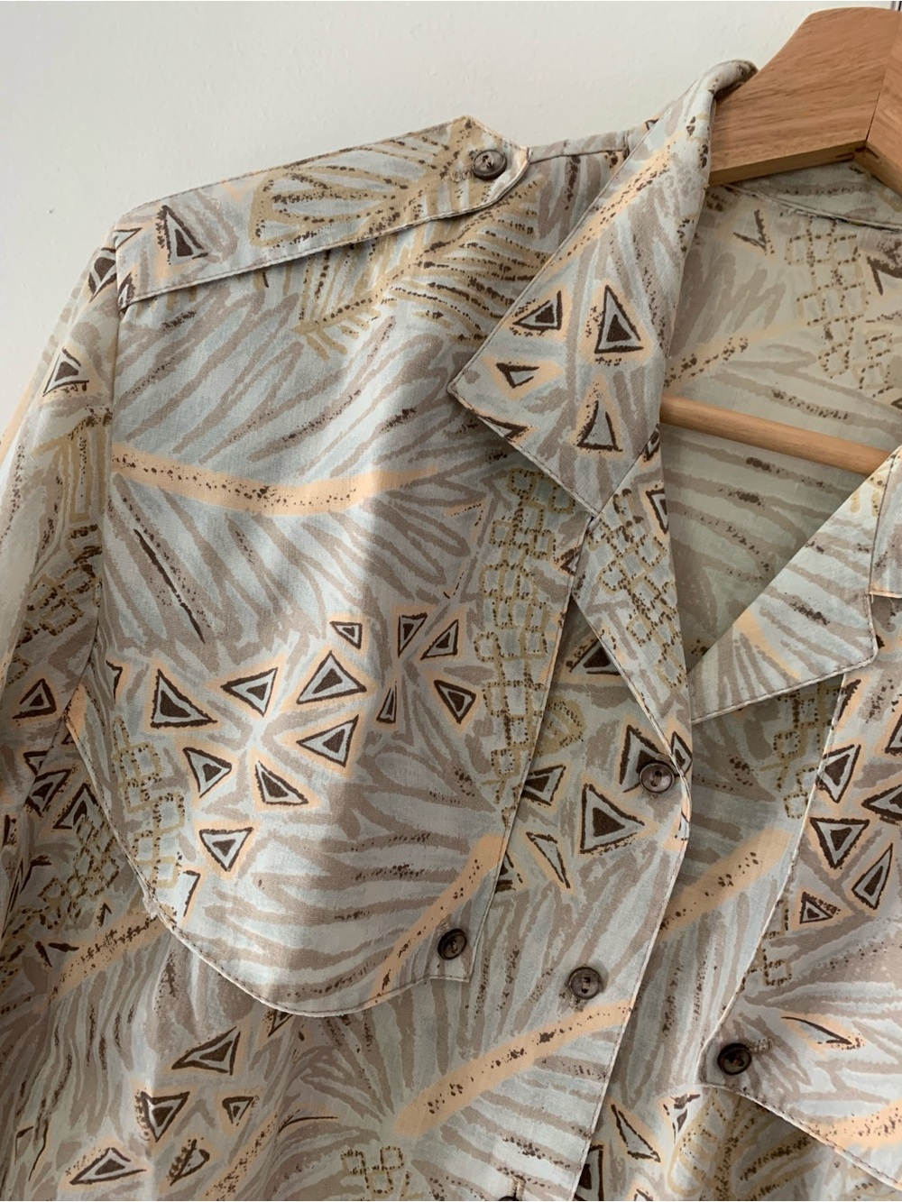 Vintage Abstract Geometric Button-Up Shirt in Muted Neutrals